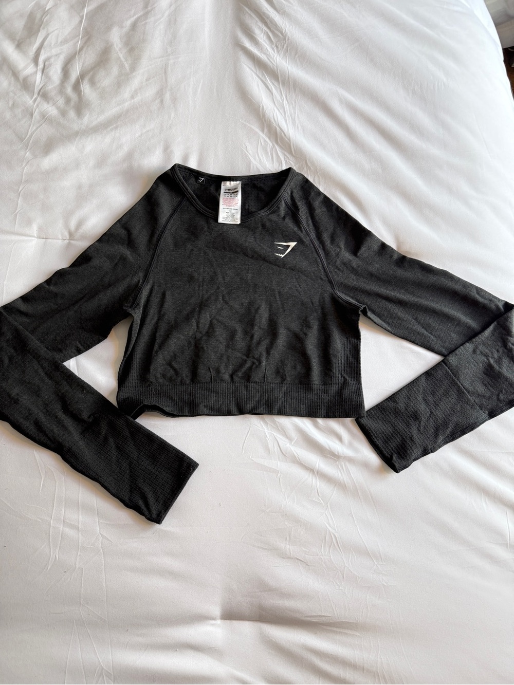 Gymshark Black Long-Sleeve Cropped Seamless Top - Fitted Workout Tee
